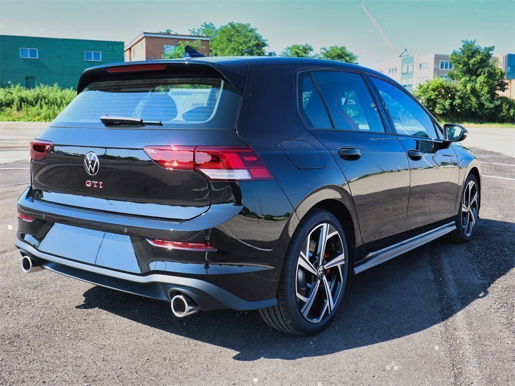 New 2025 Volkswagen GTI SE image 5