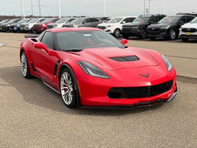 Used 2015 Chevrolet Corvette Z06 w/ 3LZ Preferred Equipment Group image 4