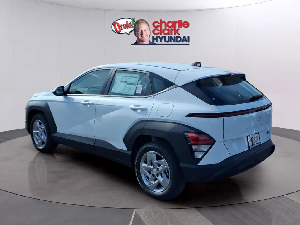 New 2026 Hyundai Kona SE FWD image 3