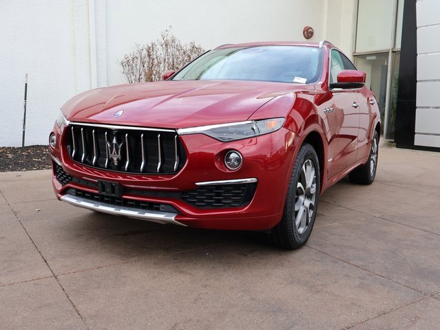 Used 2020 Maserati Levante GranLusso image 3