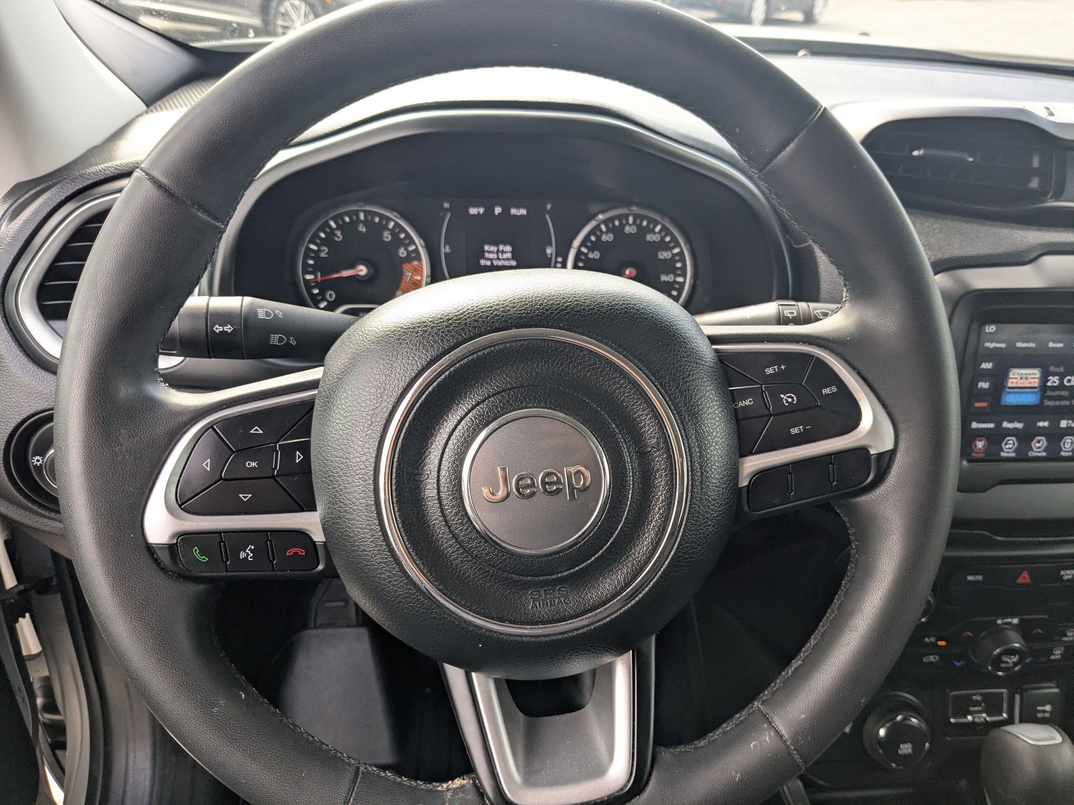 Used 2020 Jeep Renegade Latitude w/ Popular Equipment Group image 17