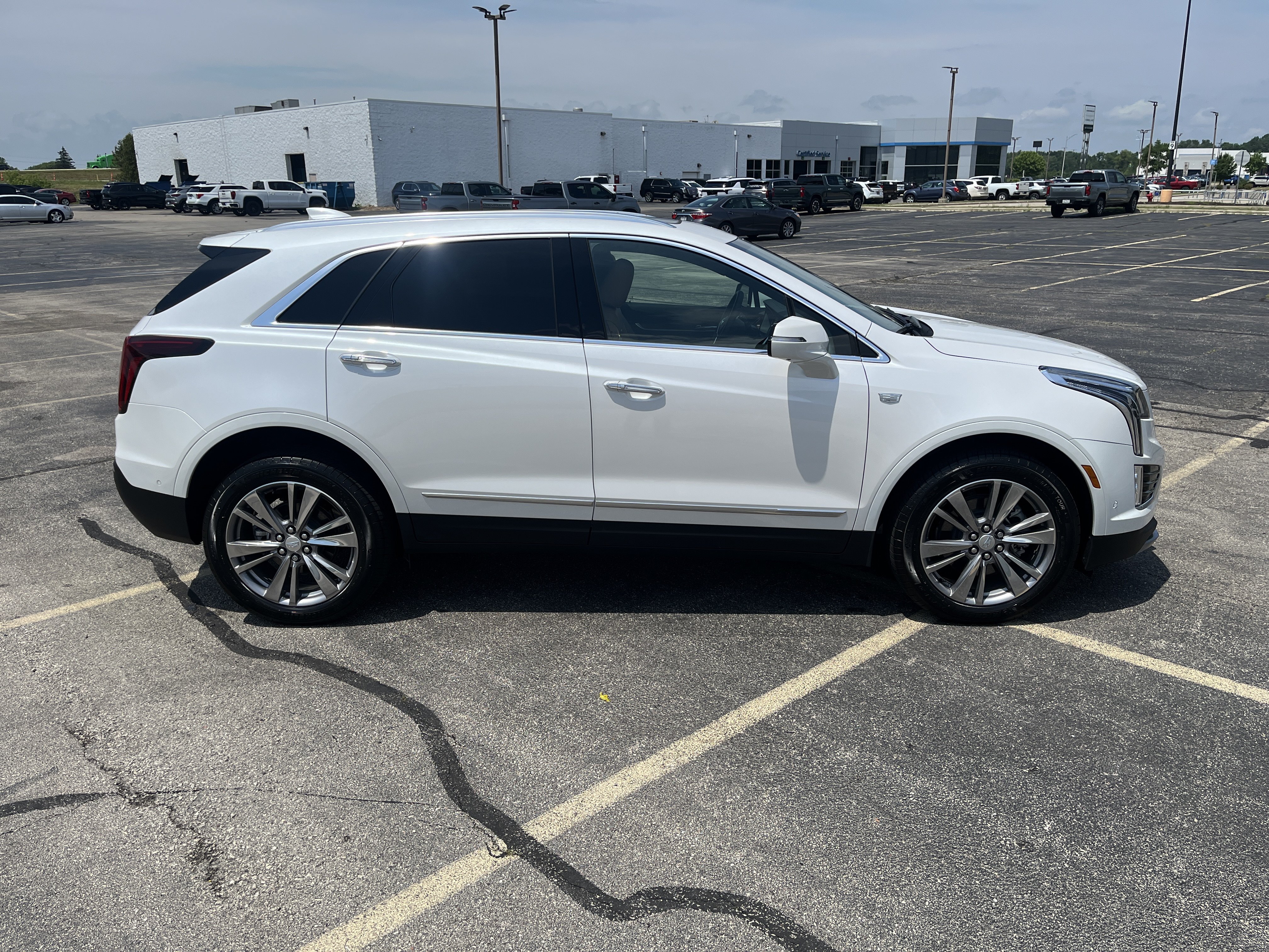 Used 2026 Cadillac XT5 Premium Luxury w/ Driver Assist Package AWD/4WD image 7