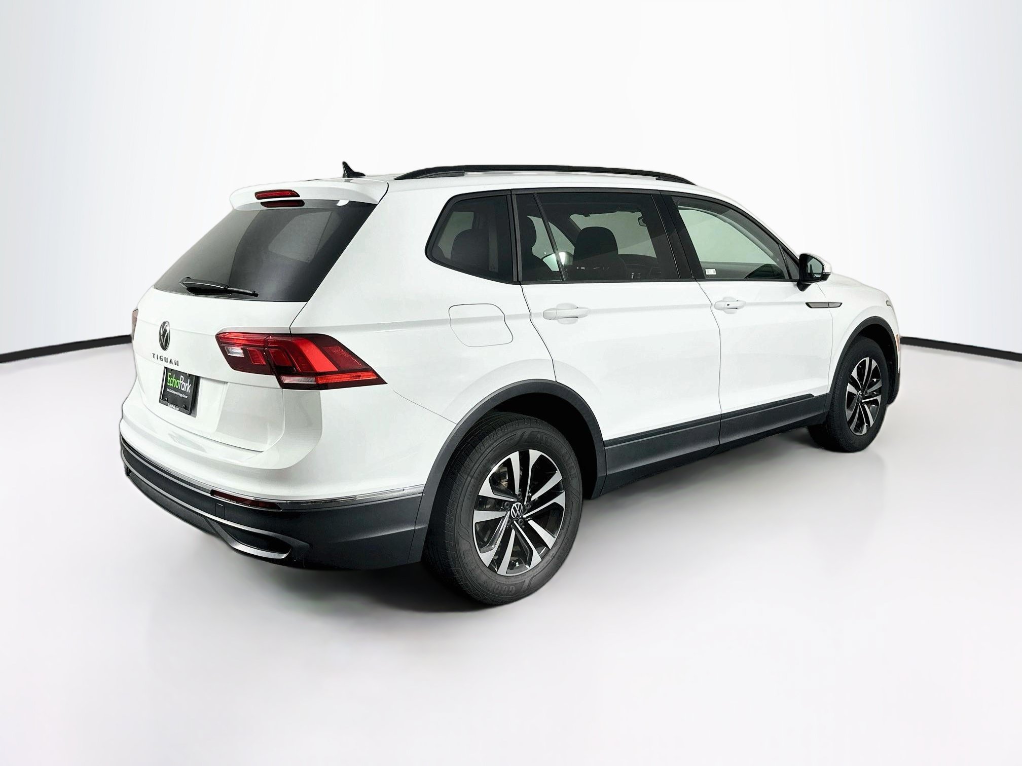 Used 2023 Volkswagen Tiguan S FWD image 9