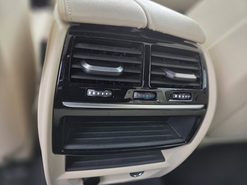 Used 2019 BMW 530i xDrive w/ Convenience Package image 21