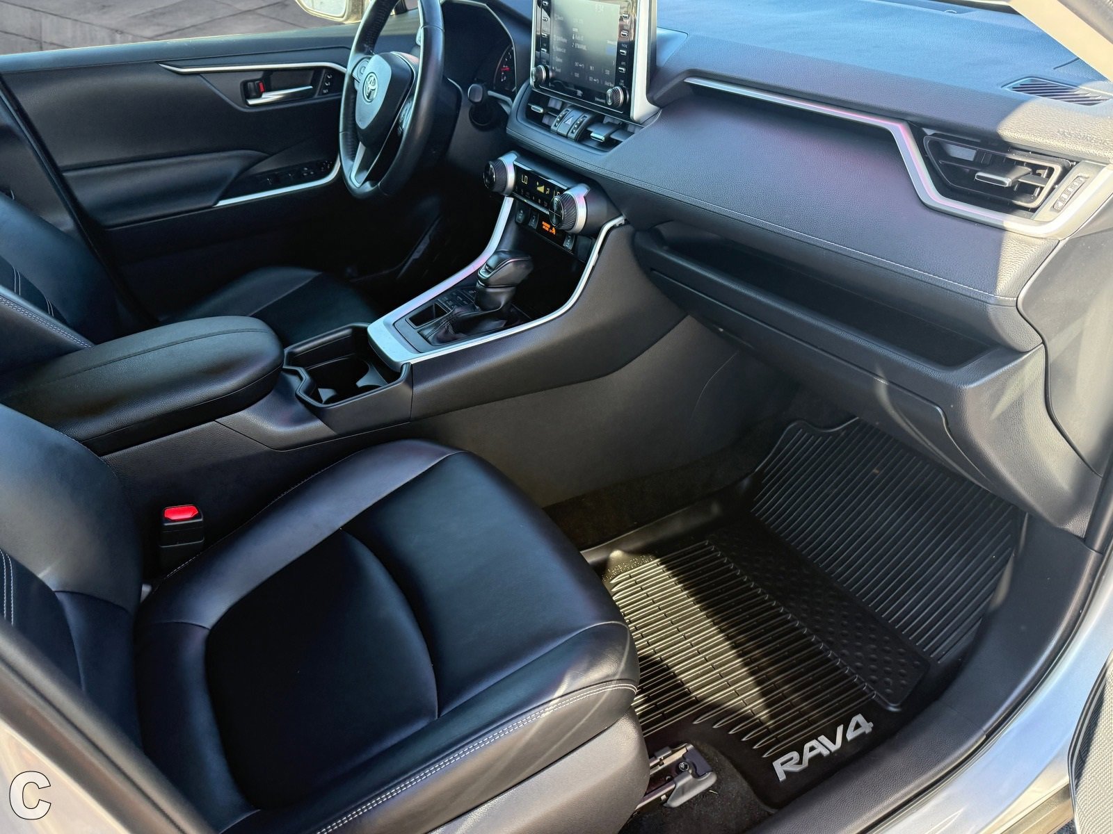 Used 2019 Toyota RAV4 XLE Premium w/ Cold Weather Package image 9