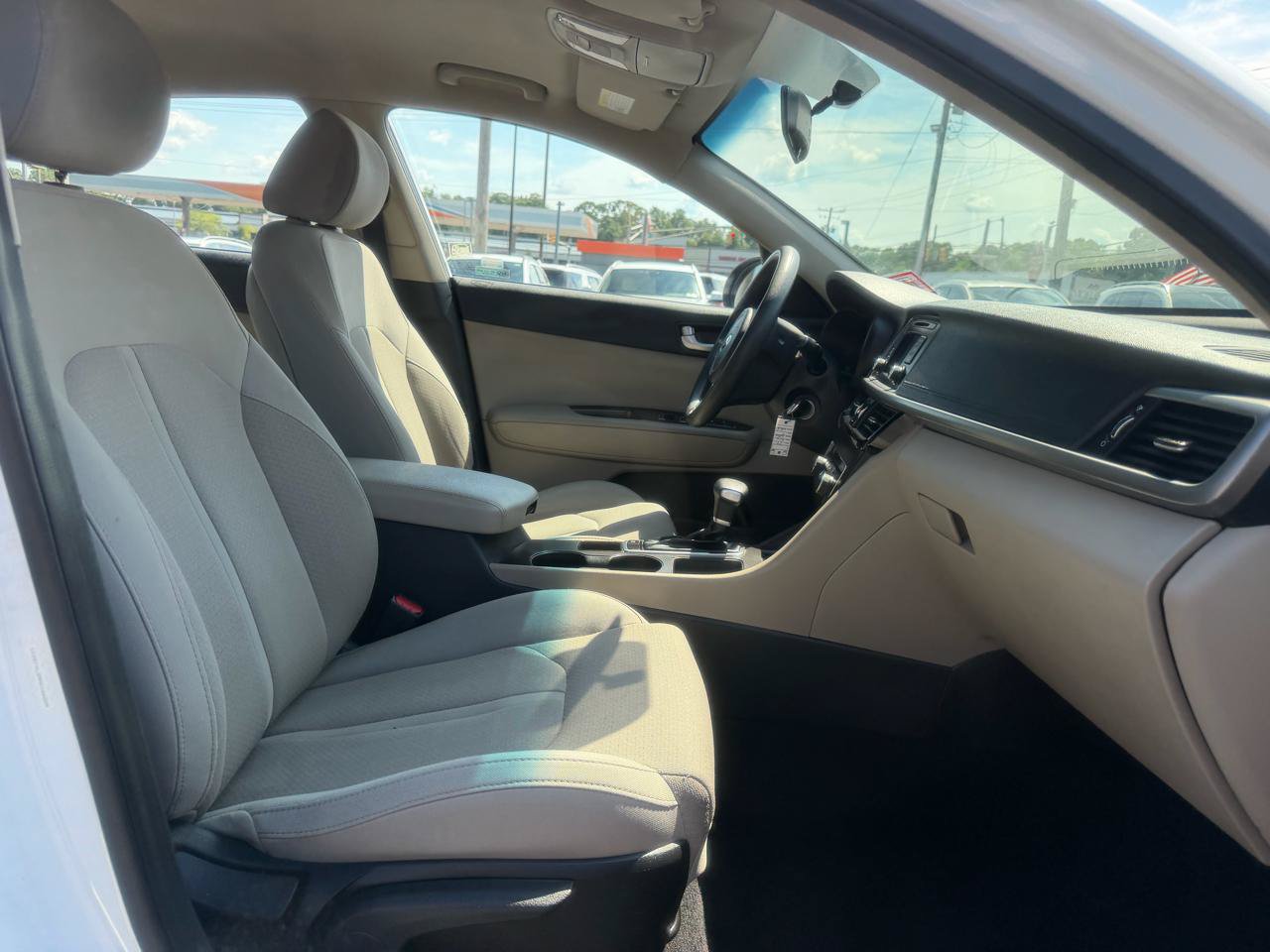Used 2017 Kia Optima LX FWD image 22