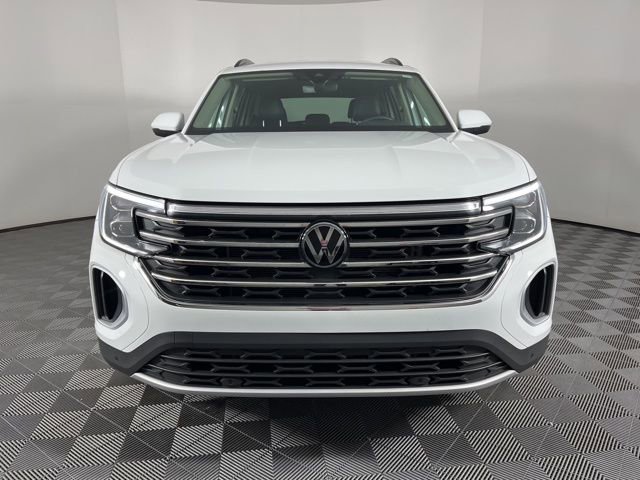 Used 2025 Volkswagen Atlas SE image 4