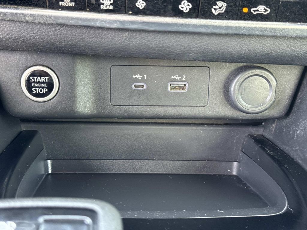 Certified 2022 Nissan Rogue SV image 27