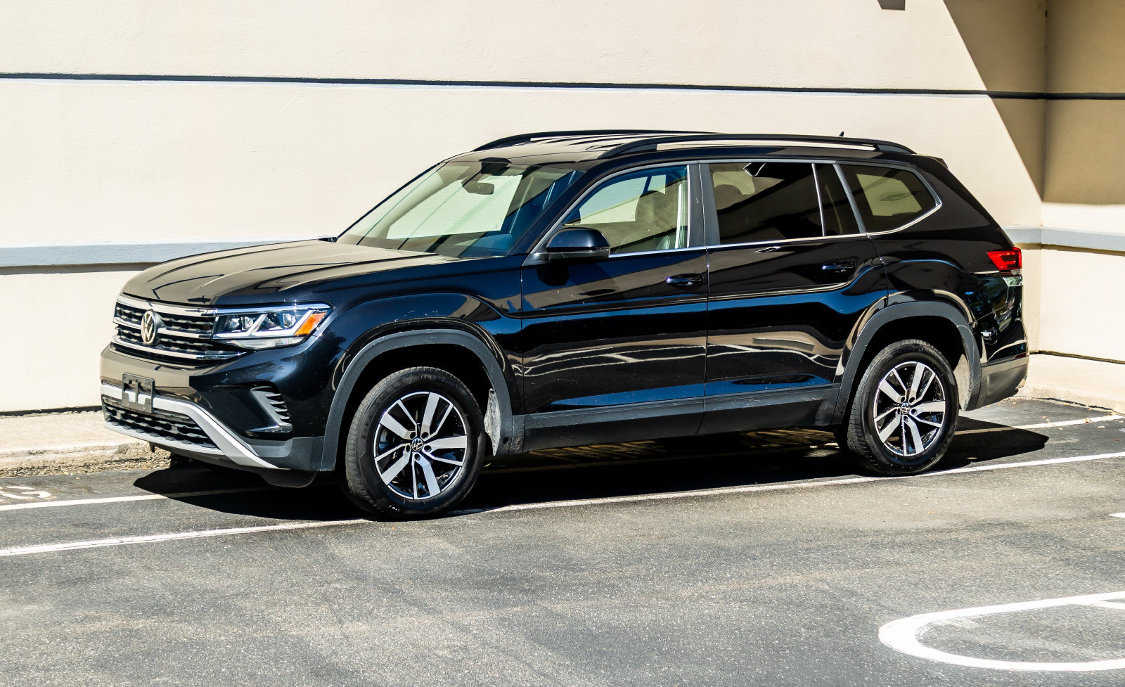 Used 2023 Volkswagen Atlas SE AWD/4WD image 3