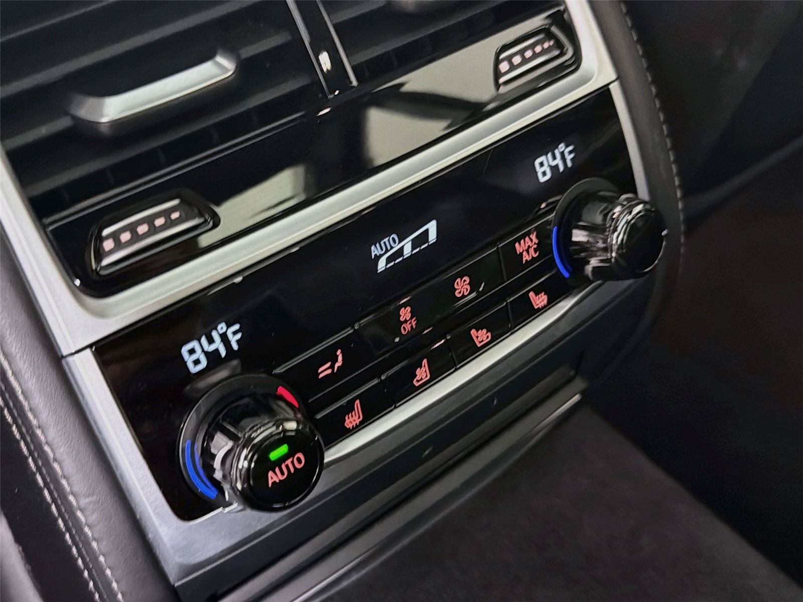 Used 2018 BMW M760i xDrive AWD/4WD image 29