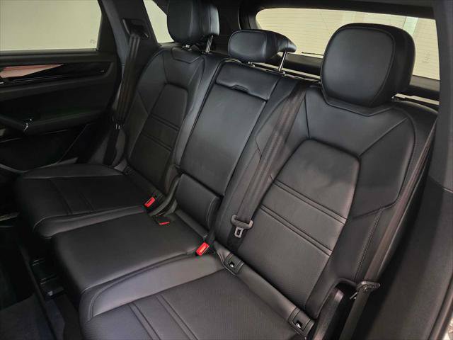 Used 2023 Porsche Cayenne AWD/4WD image 21
