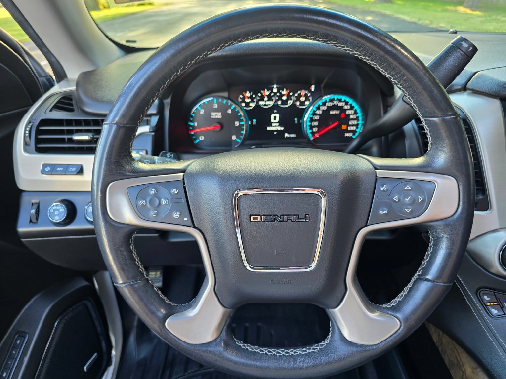 Used 2019 GMC Yukon Denali w/ Denali Ultimate Package AWD/4WD image 32