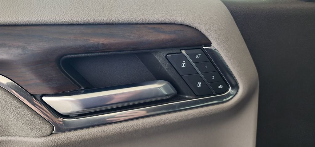 Used 2023 GMC Sierra 1500 SLT w/ SLT Premium Package AWD/4WD image 11