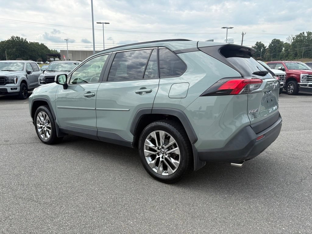 Used 2019 Toyota RAV4 XLE Premium AWD/4WD image 6