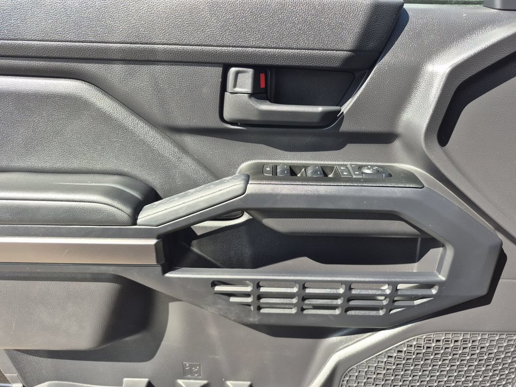 Used 2025 Toyota 4Runner SR5 AWD/4WD image 6