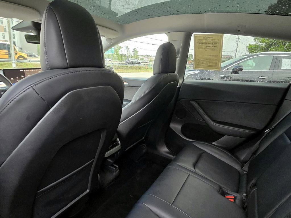 Used 2022 Tesla Model Y Performance image 25