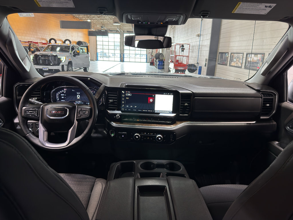 Used 2024 GMC Sierra 1500 Elevation image 17