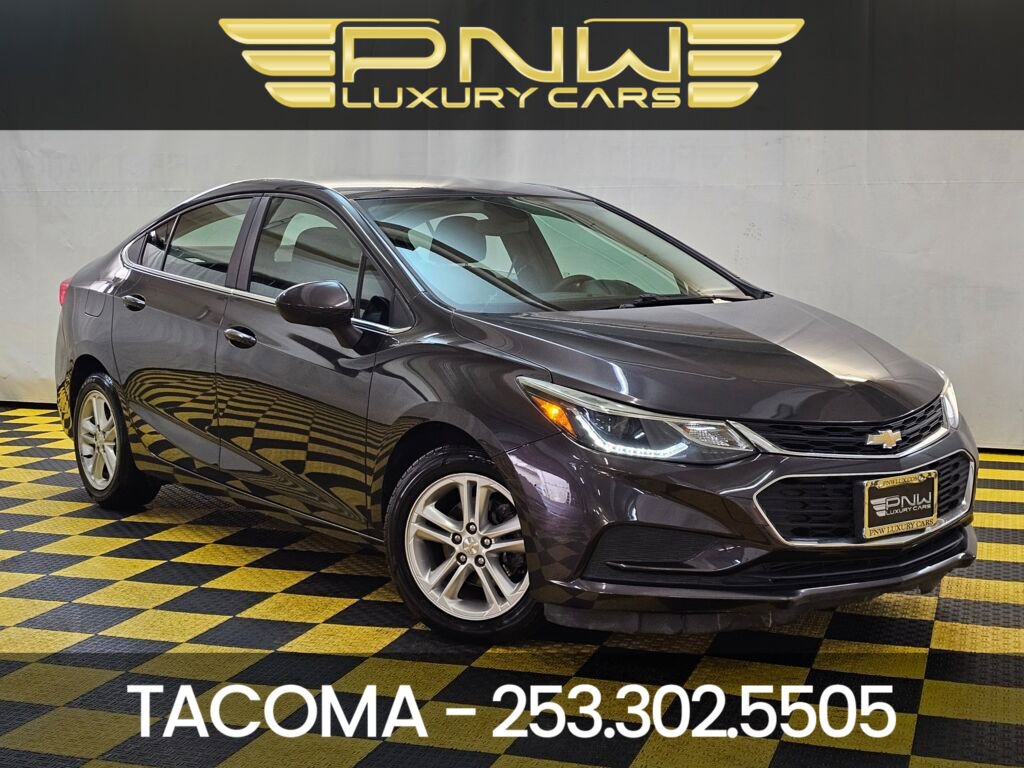 Used 2017 Chevrolet Cruze LT FWD image 1