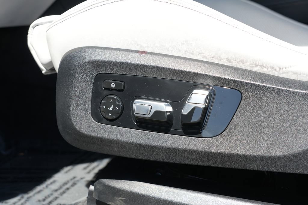 Used 2022 BMW X5 M w/ Competition Package 2 AWD/4WD image 11