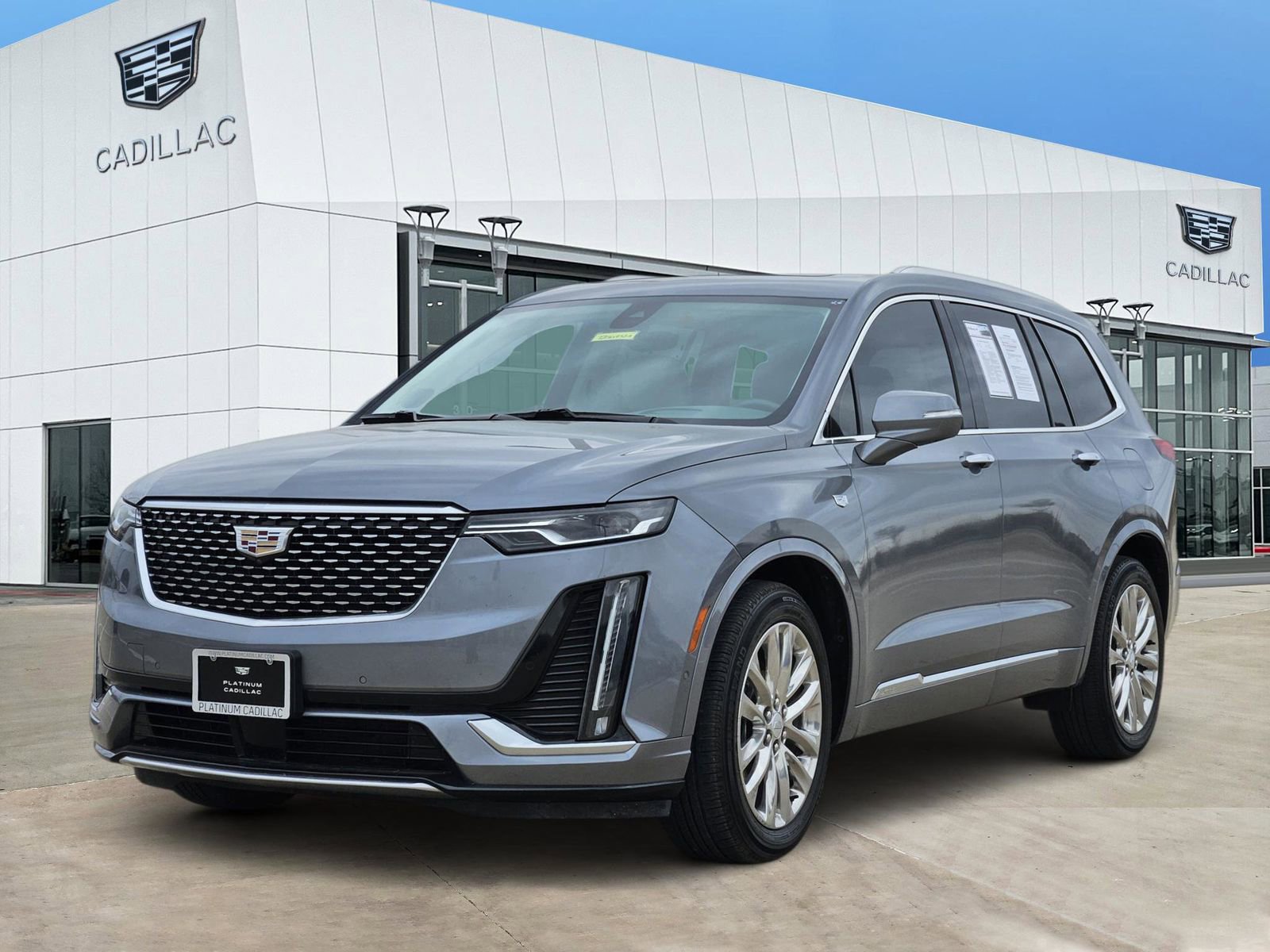 Used 2021 Cadillac XT6 Premium Luxury image 2
