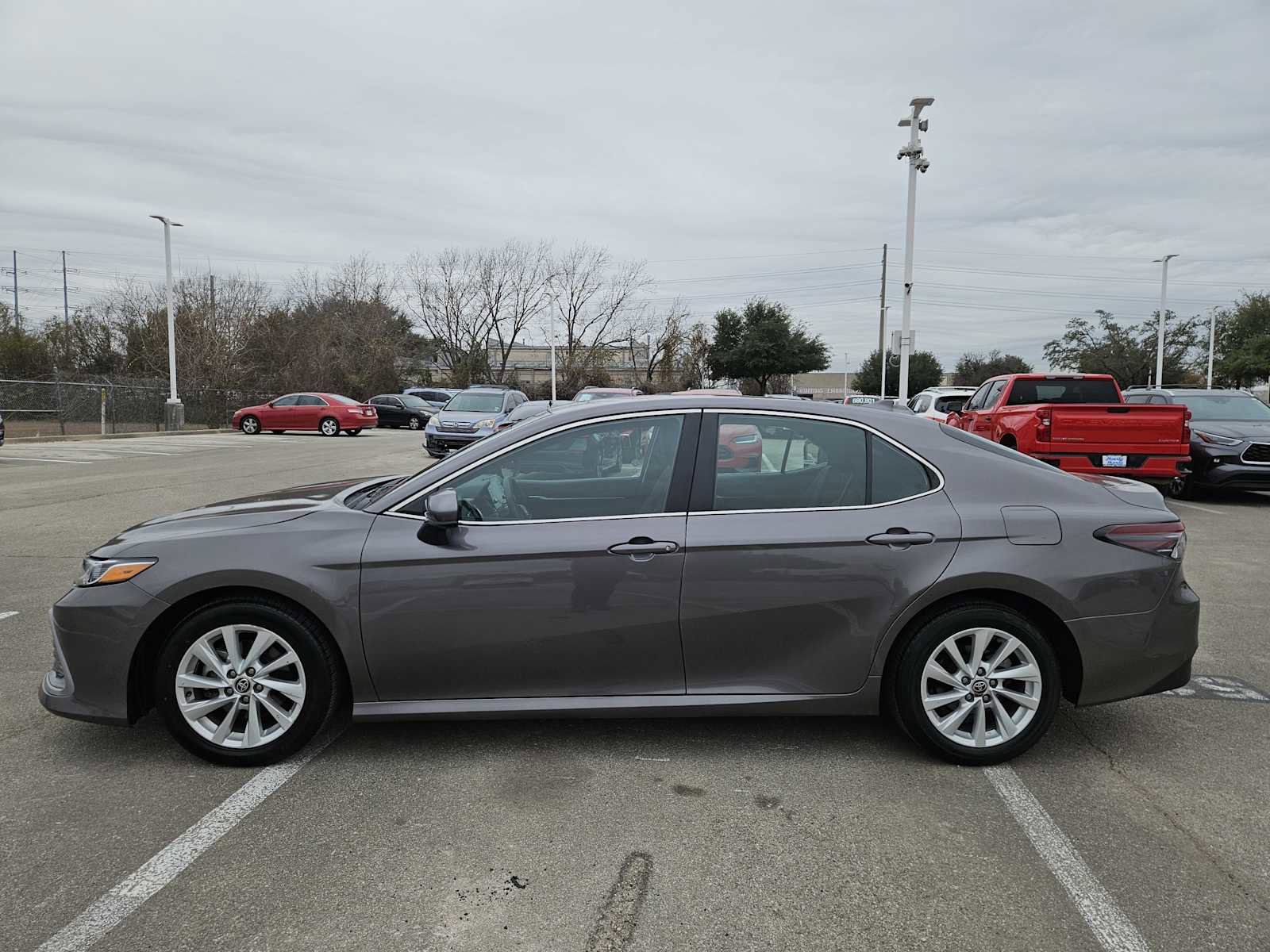 Used 2024 Toyota Camry LE image 4