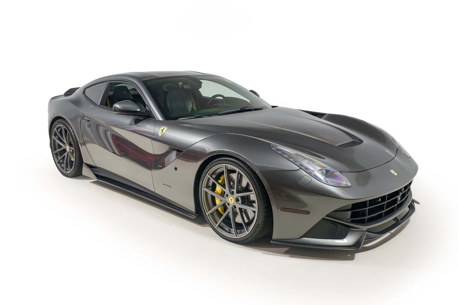 Used 2016 Ferrari F12 Berlinetta RWD image 8