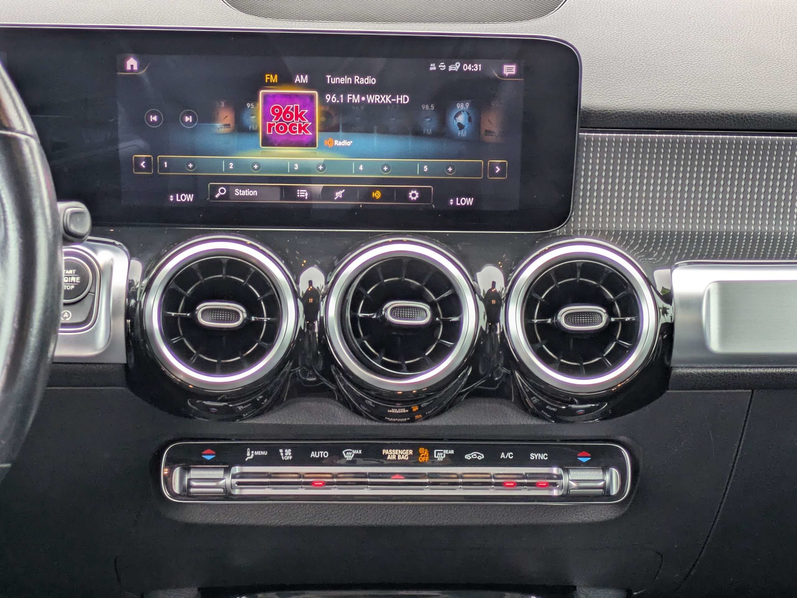 Used 2022 Mercedes-Benz GLB 250 4MATIC image 19
