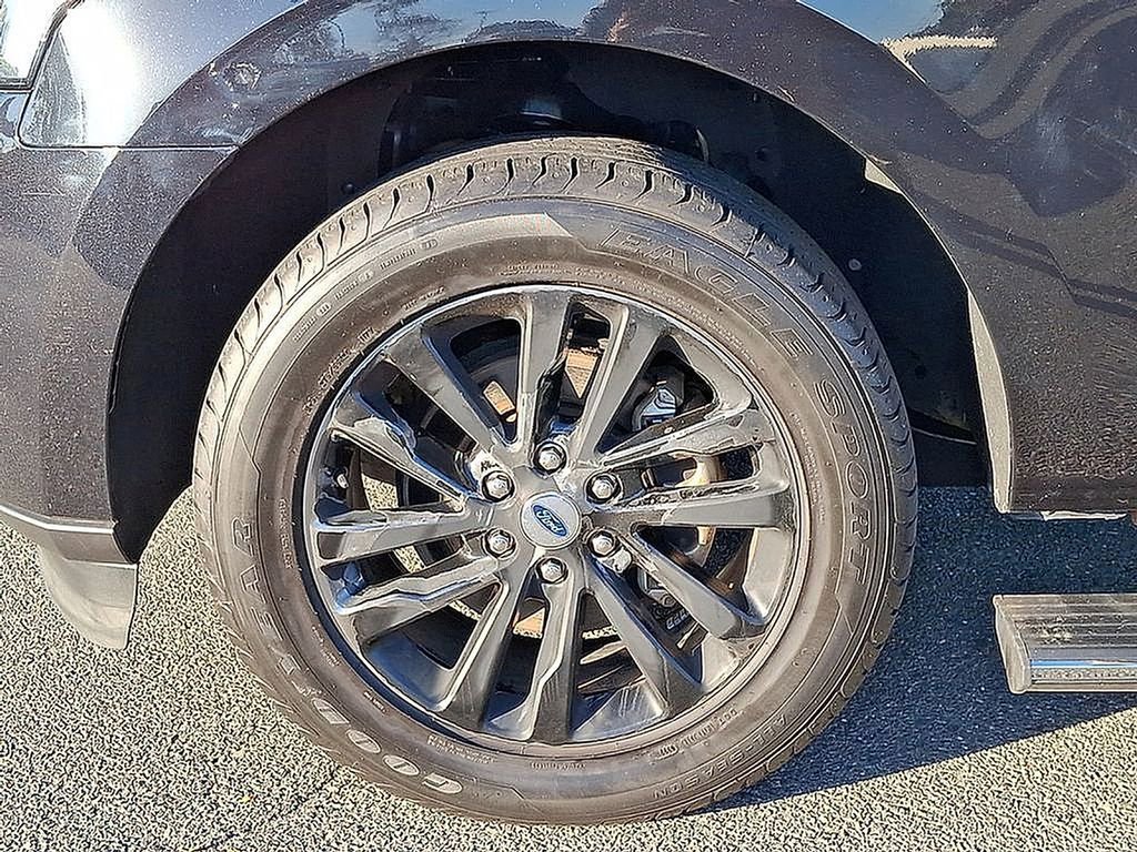 Used 2019 Ford Expedition Limited w/ Cargo Package image 12