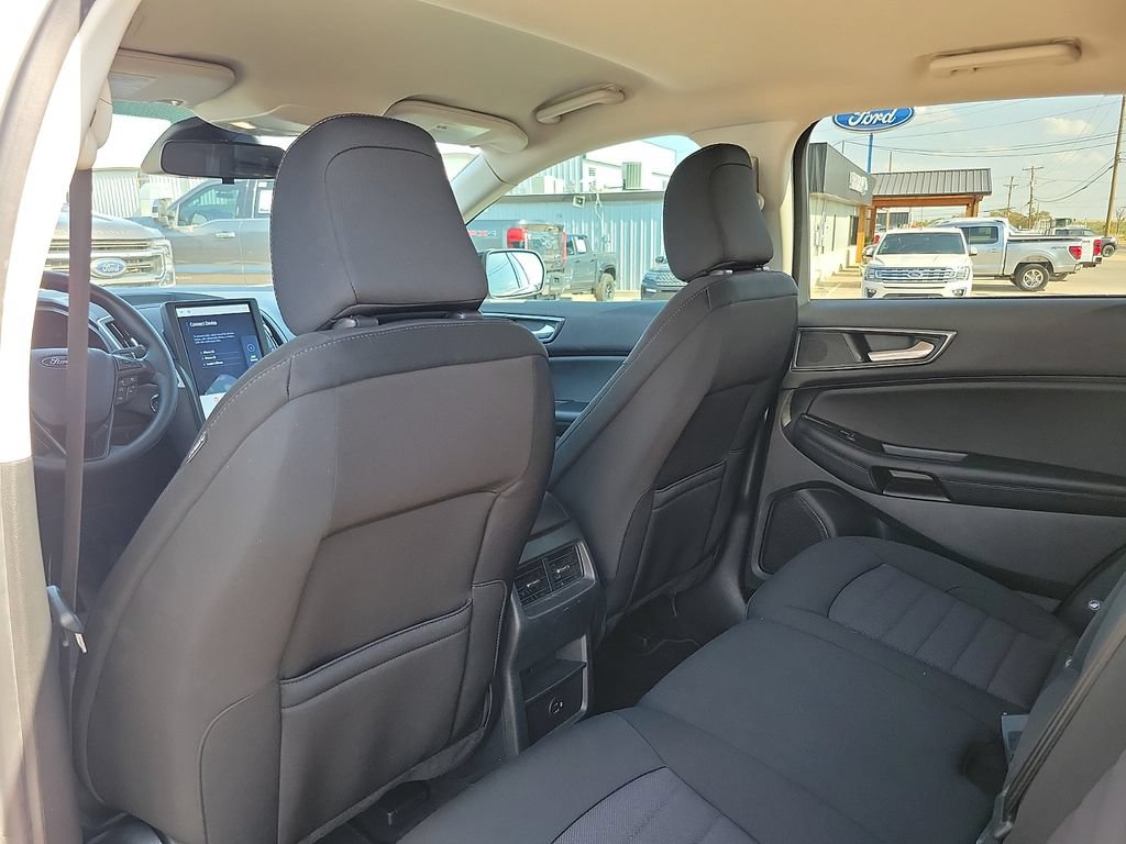 Used 2022 Ford Edge SE w/ Black Appearance Package AWD/4WD image 16