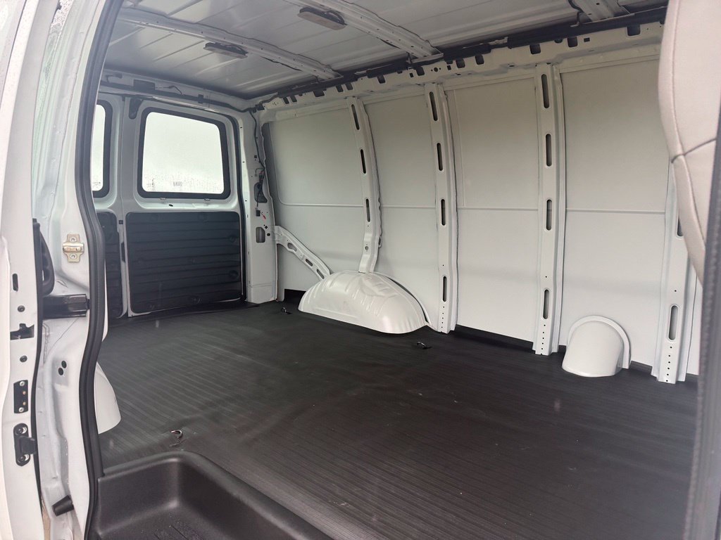 Used 2025 Chevrolet Express 2500 w/ Driver Convenience Package RWD image 13