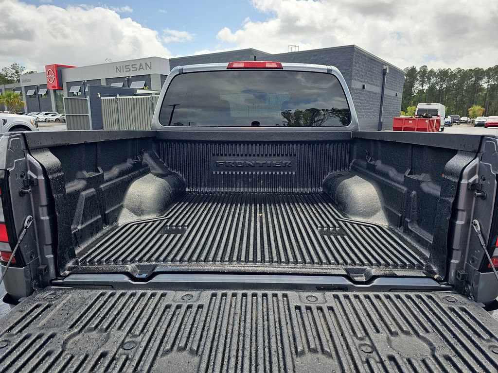Used 2025 Nissan Frontier SV RWD image 16