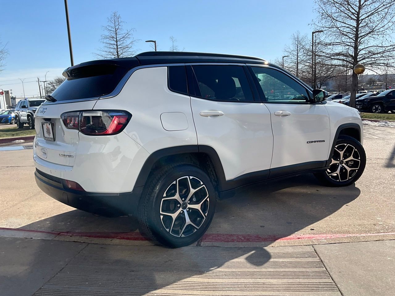Used 2025 Jeep Compass Limited image 6