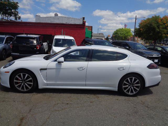Used 2015 Porsche Panamera 4S Executive image 4