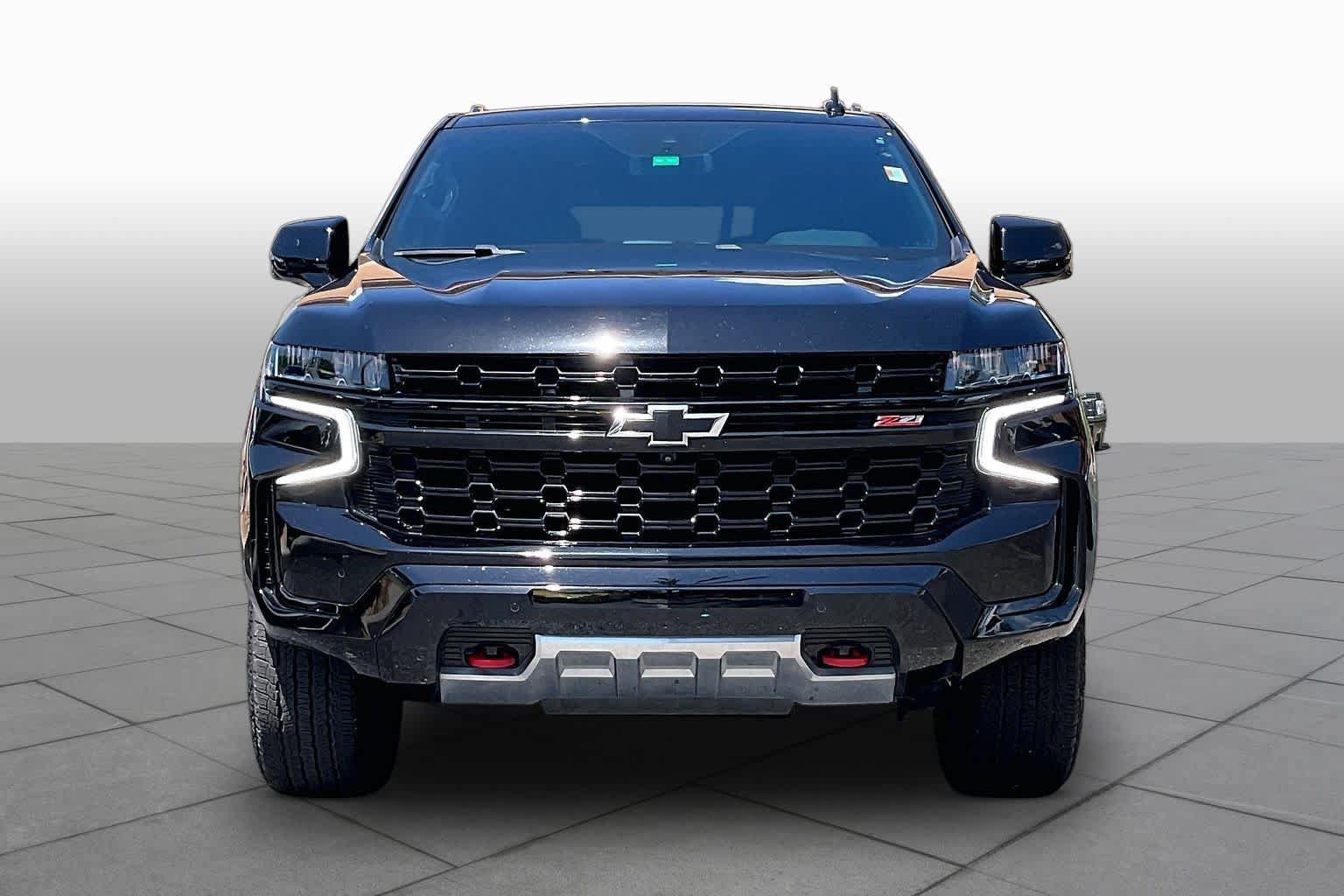 Used 2023 Chevrolet Tahoe Z71 w/ Luxury Package AWD/4WD image 4