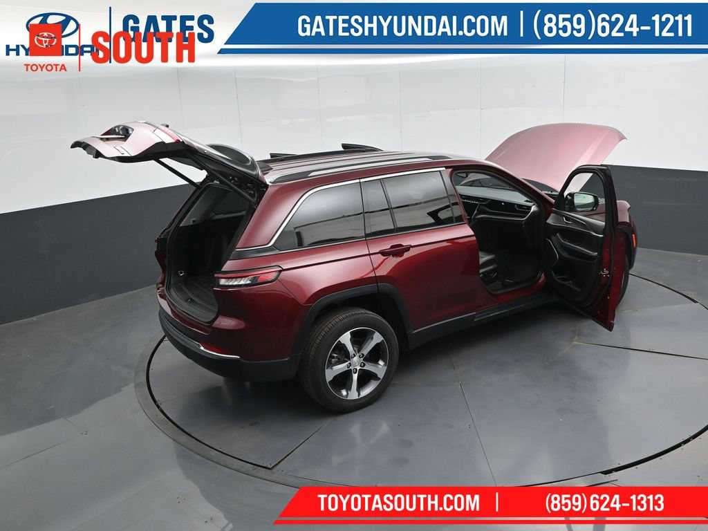 Used 2023 Jeep Grand Cherokee Limited AWD/4WD image 50