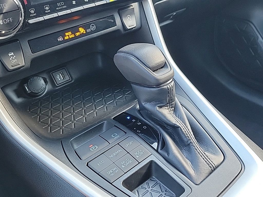 Used 2023 Toyota RAV4 XLE image 21