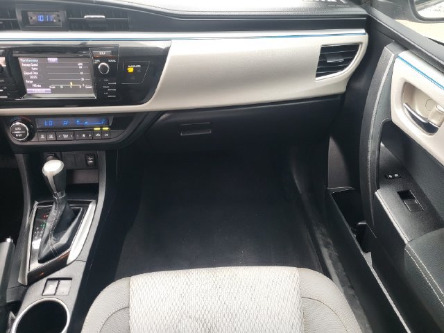 Used 2016 Toyota Corolla LE FWD image 26
