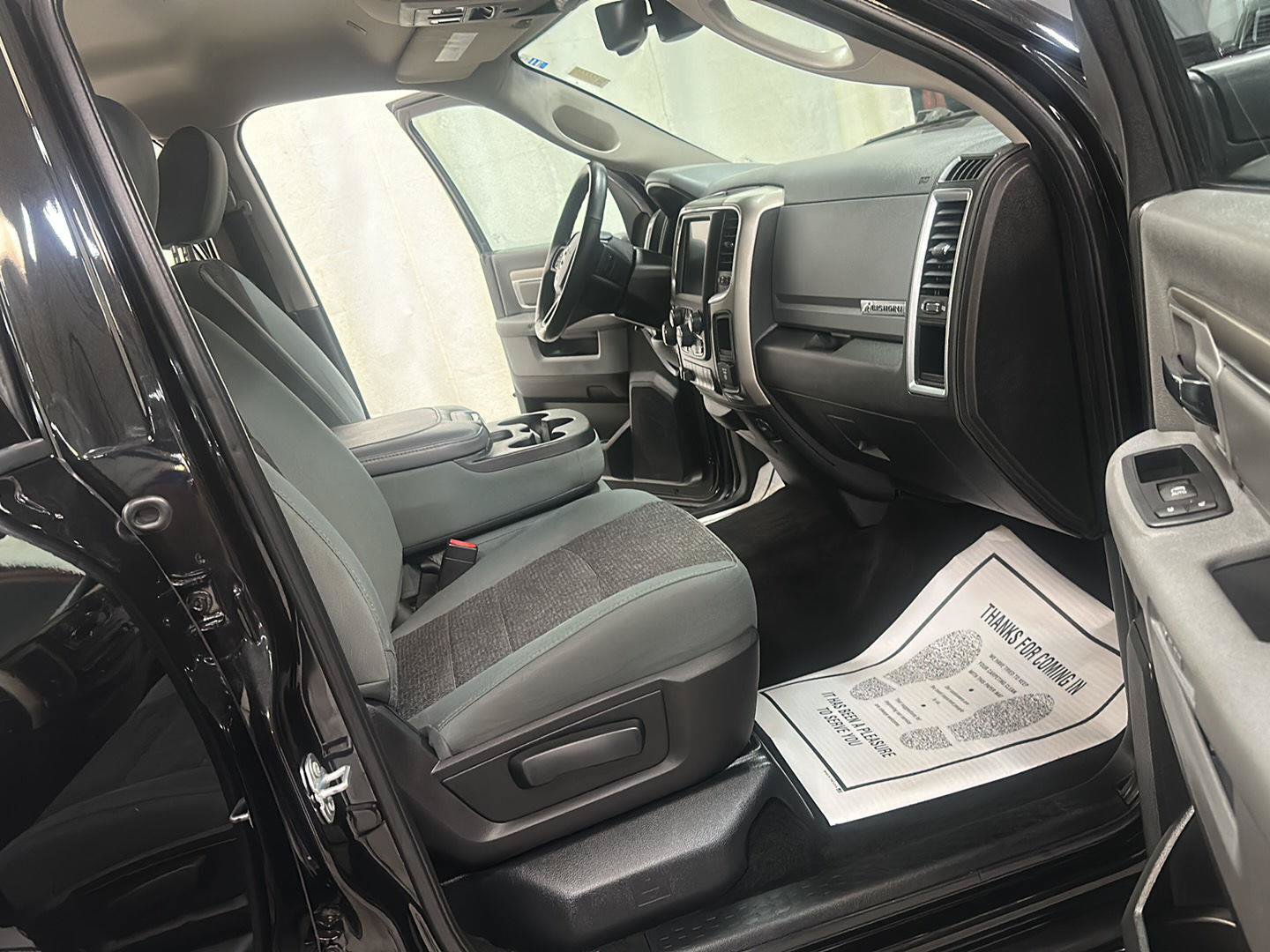 Certified 2017 RAM 1500 Big Horn AWD/4WD image 31