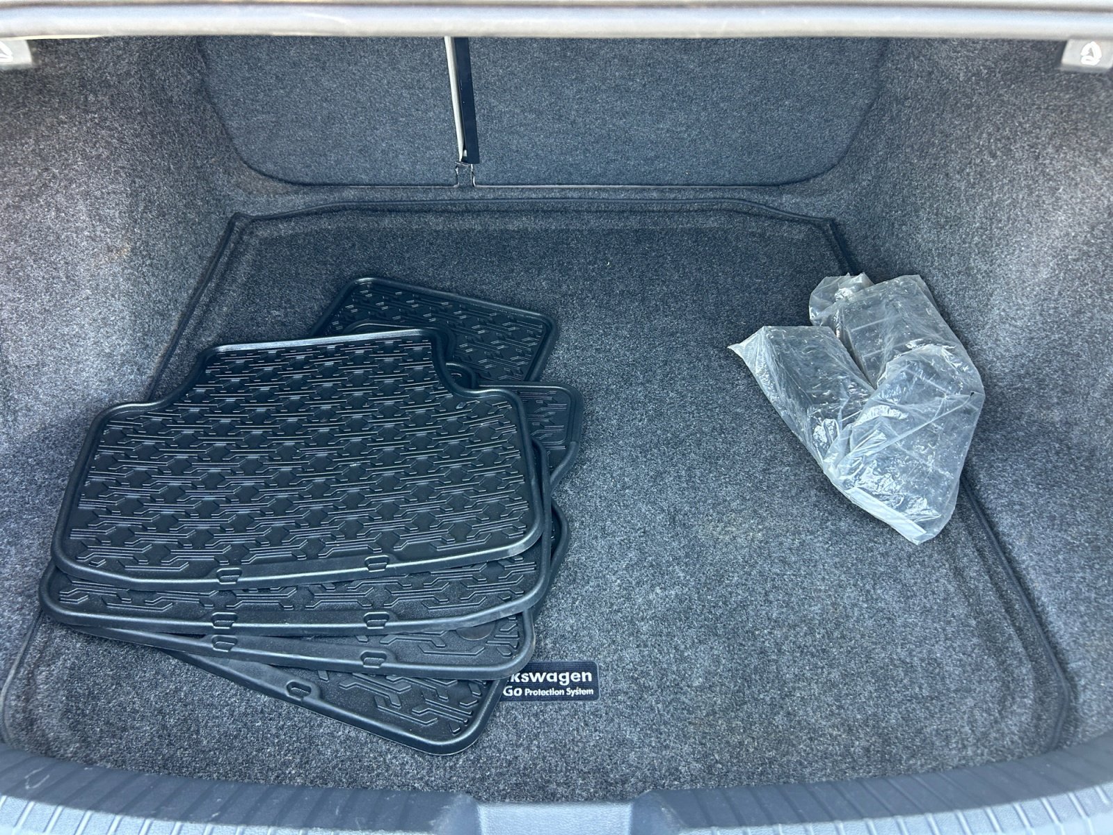 Certified 2024 Volkswagen Jetta SE FWD image 31