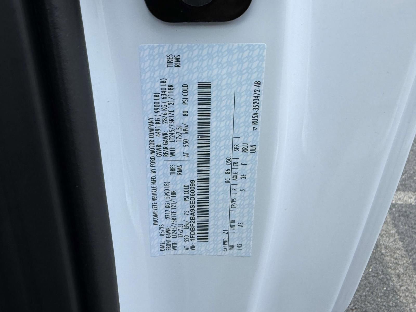 New 2025 Ford F250 XL w/ XL Chrome Package image 20