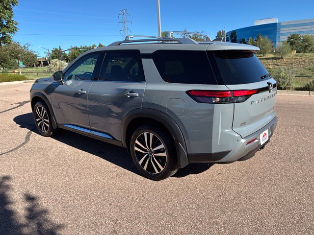 Used 2025 Nissan Pathfinder Platinum AWD/4WD image 5