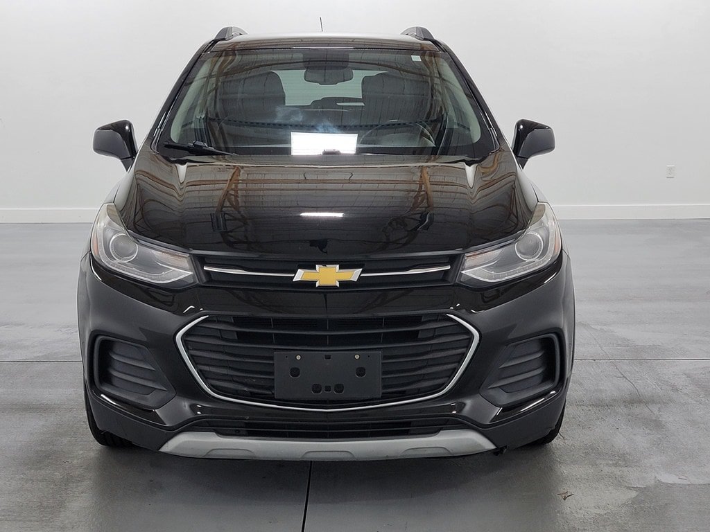 Used 2020 Chevrolet Trax LT w/ LT Convenience Package FWD image 3