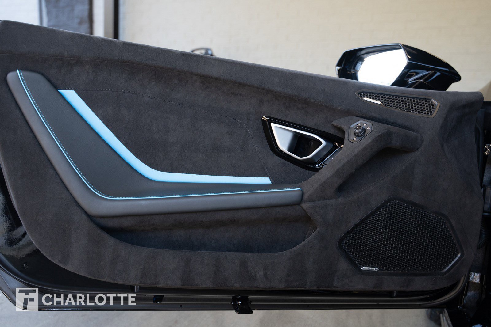 Used 2024 Lamborghini Huracan Tecnica image 18