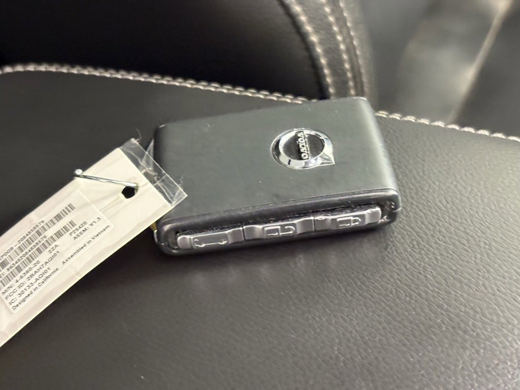 Used 2024 Volvo XC40 B5 Core image 42