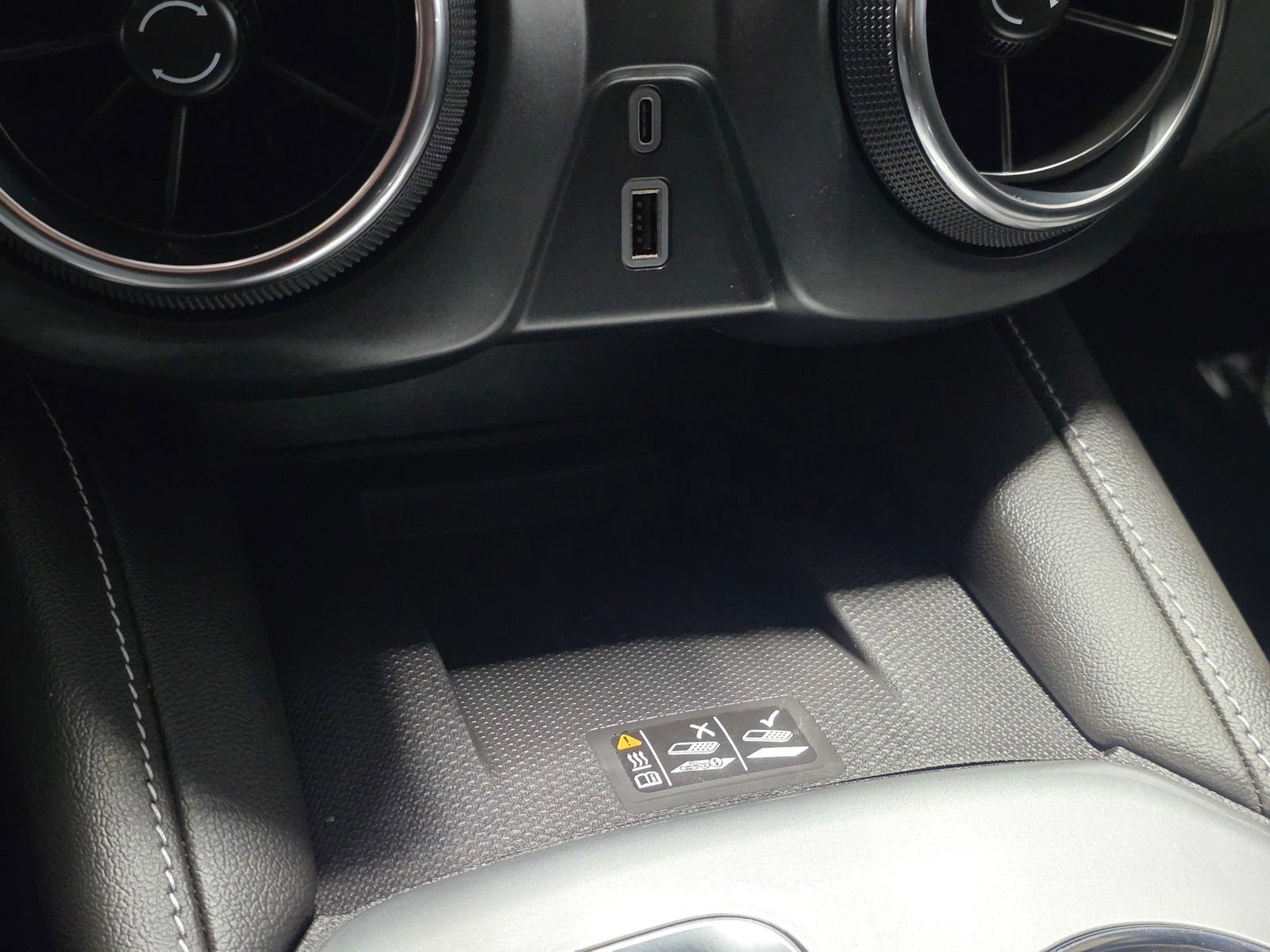 Used 2025 Chevrolet Blazer LT w/ Convenience Package image 28