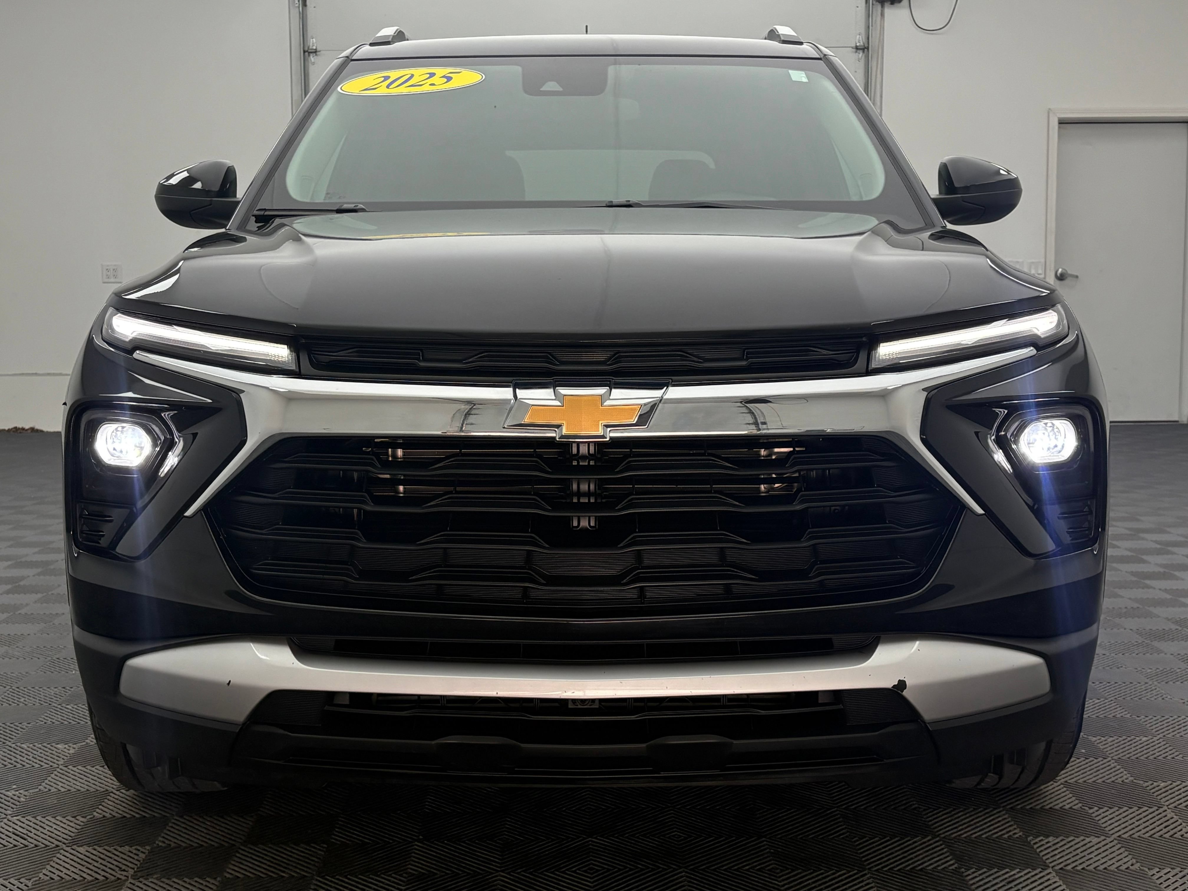 Used 2025 Chevrolet TrailBlazer LT FWD image 11