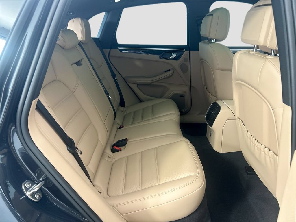 Used 2026 Porsche Macan AWD/4WD image 22