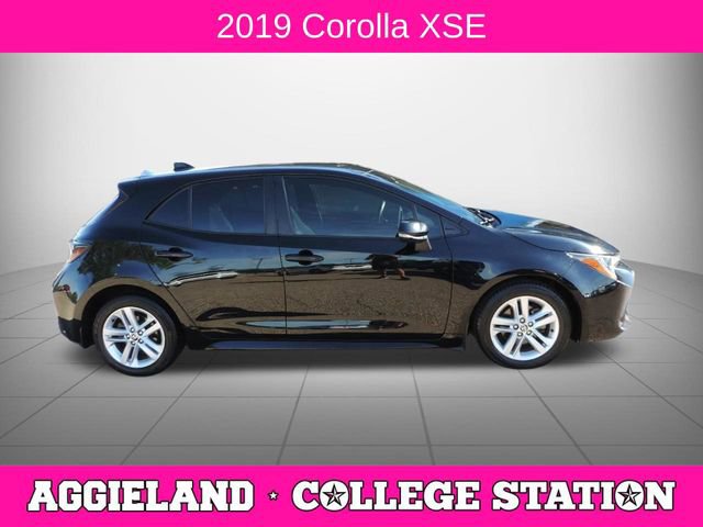 Used 2019 Toyota Corolla SE FWD image 2