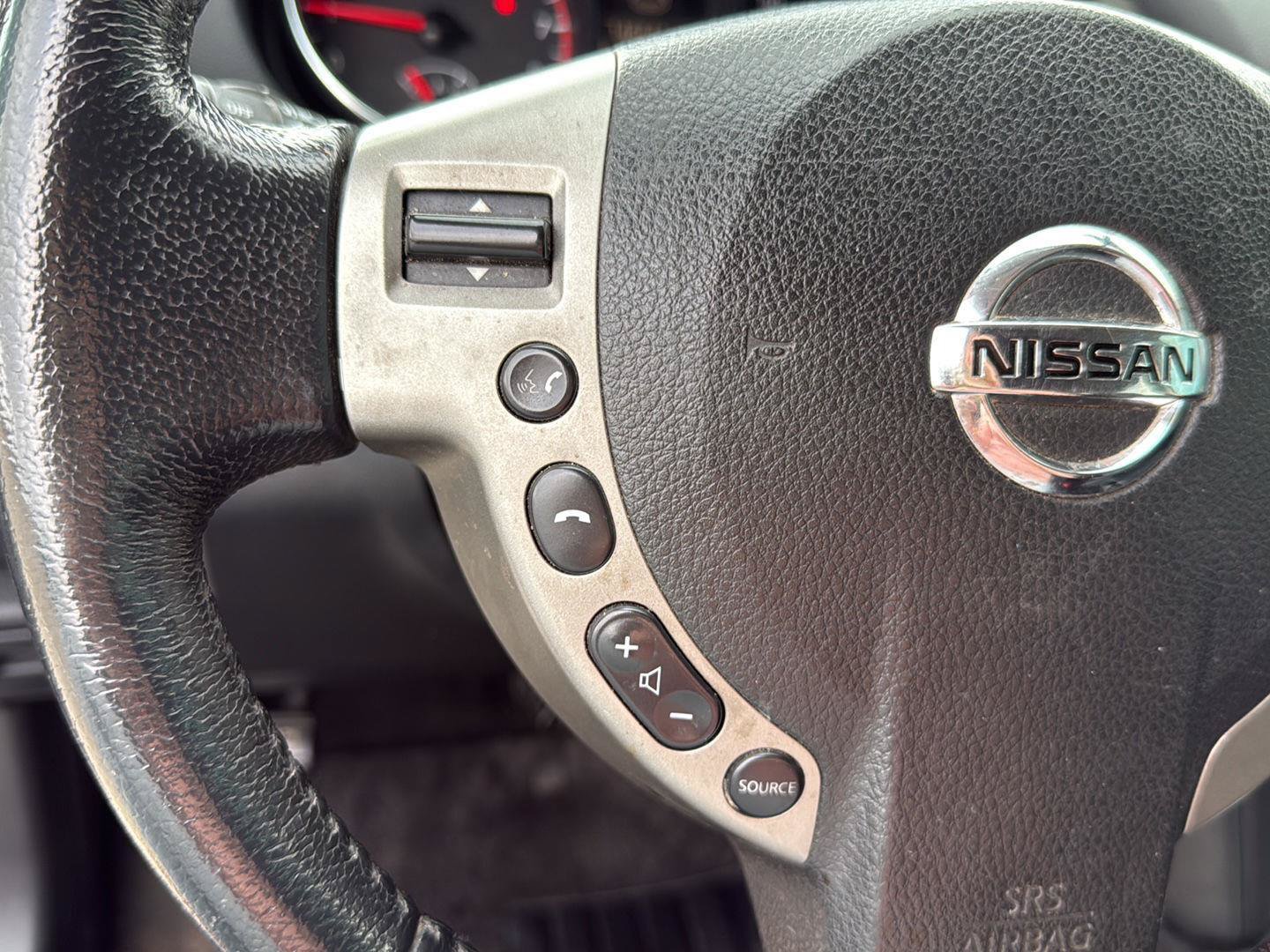 Used 2013 Nissan Rogue SL AWD/4WD image 19