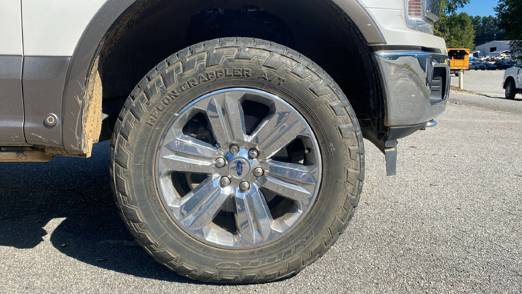Used 2019 Ford F150 Lariat w/ Equipment Group 502A Luxury AWD/4WD image 10